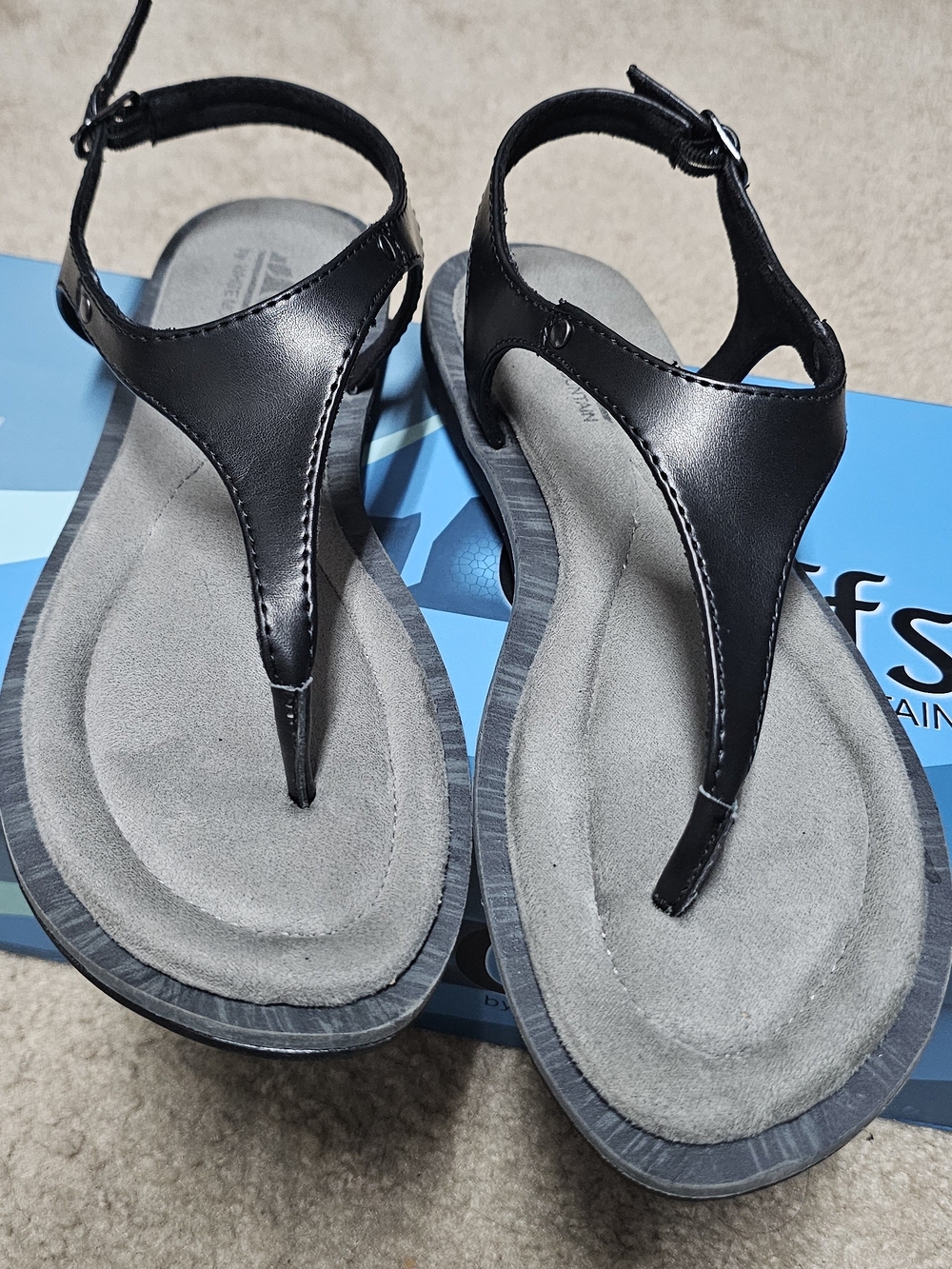 White Mountain Black T-strap Comfort Sandals
